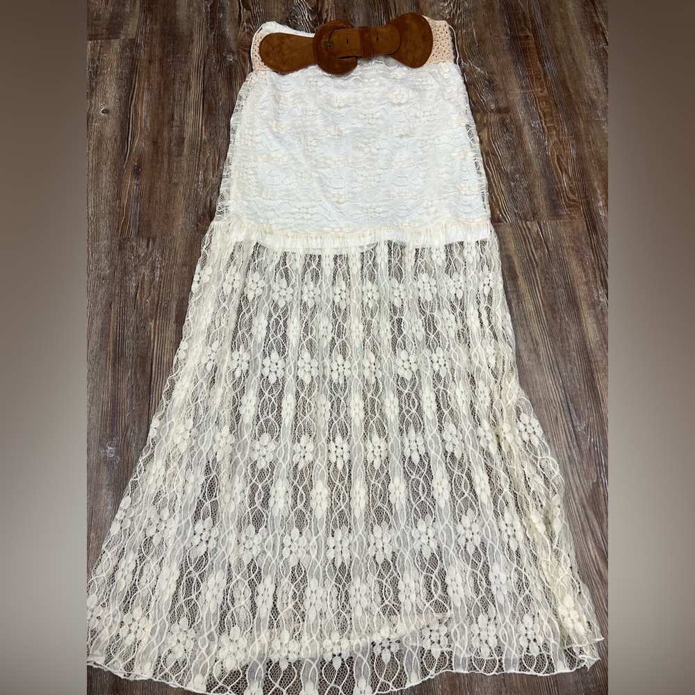 Y2K White lace festival maxi skirt with brown belt Size M
